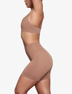 Smoothing Mid-rise Stretch-woven Shorts -Ted Bakee Fashion Shop R04061708 SIENNA ALT02