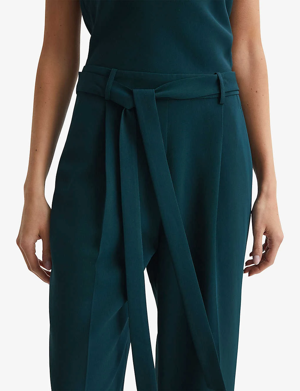 Reiss Maple Off-shoulder Belted-waist Stretch-woven Jumpsuit 5 Reiss Maple Off-shoulder Belted-waist Stretch-woven Jumpsuit - Image 5