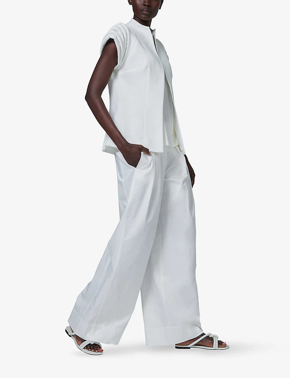 Tubular-detail High-neck Relaxed-fit Woven Vest 2 Tubular-detail High-neck Relaxed-fit Woven Vest - Image 2