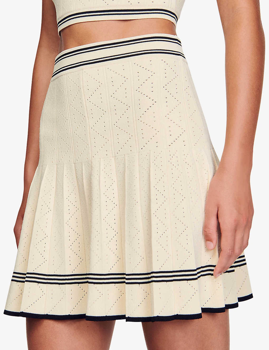 Sandro Fable Contrast-band Pleated Stretch-knit Mini Skirt 4 Sandro Fable Contrast-band Pleated Stretch-knit Mini Skirt - Image 4